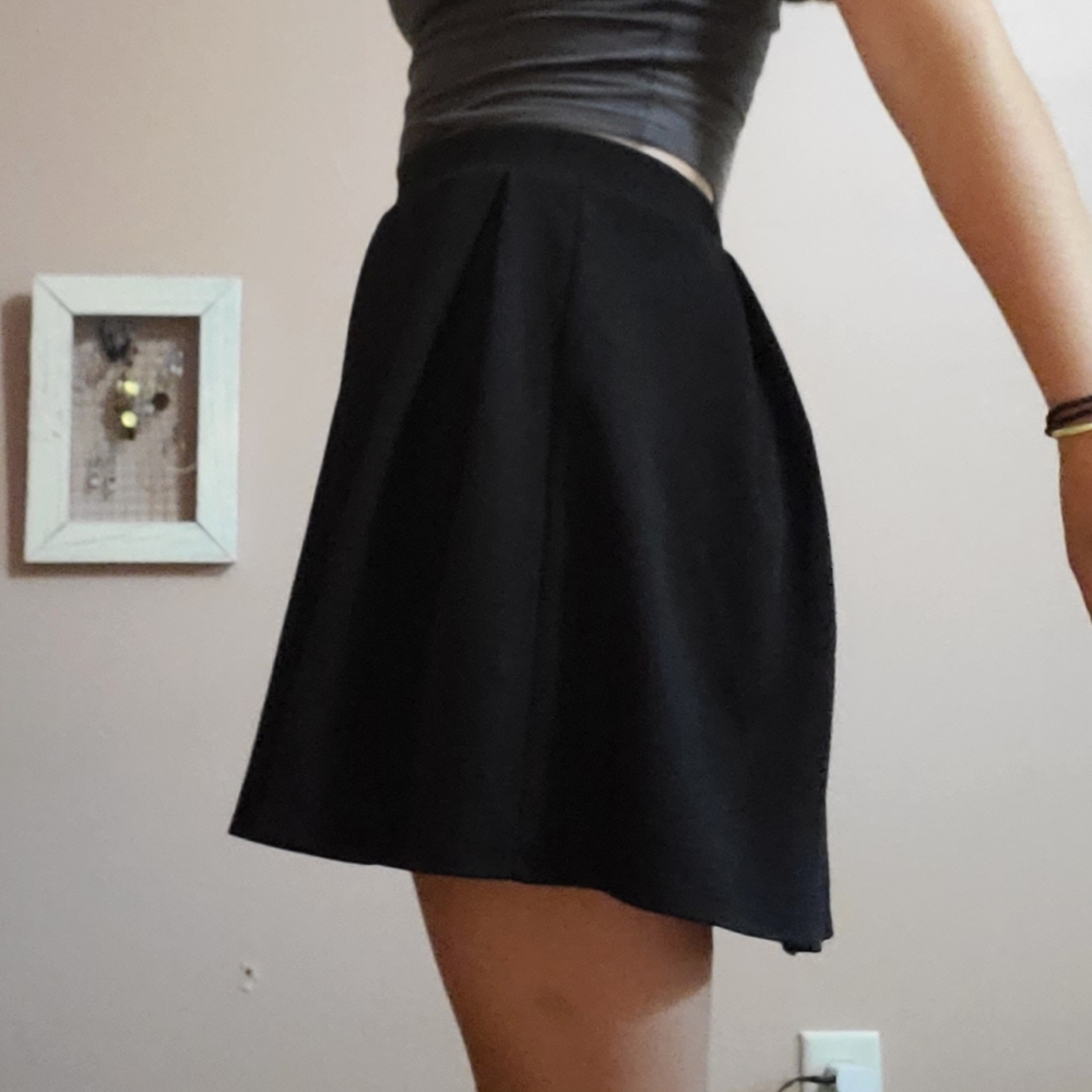 Matrices black pleated skirt with elastic band